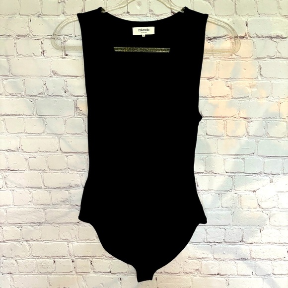 ZALANDO Essentials Black Ruched Sleeveless Faux Wrap Bodysuit--6 - Picture 7 of 15